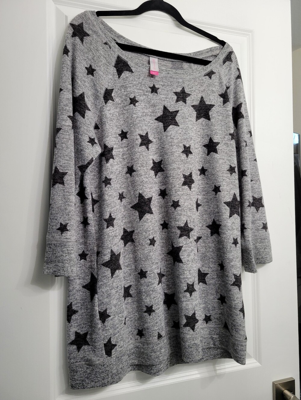 No Boundaries Gray Star Print Tunic 3/4 Sleeve Top, Size 3XL